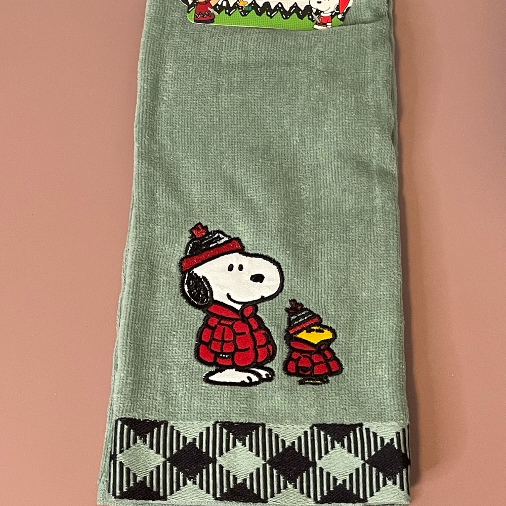 Peanuts Snoopy Green Hand Towel
